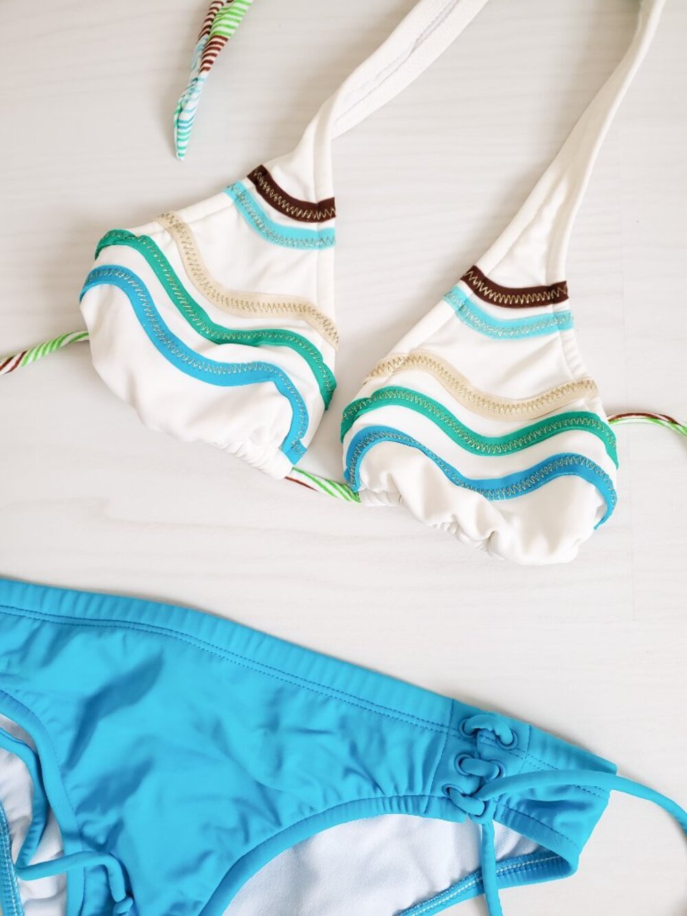 Y2K Raisin Women's Striped Bikini Top Small and Tie Bottoms Medium Blue Green